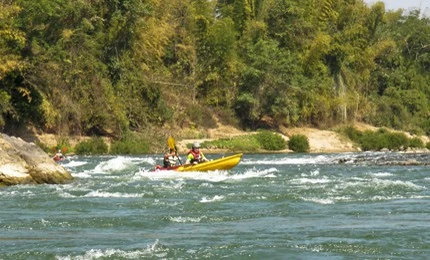 Kayaking Nam Ou River